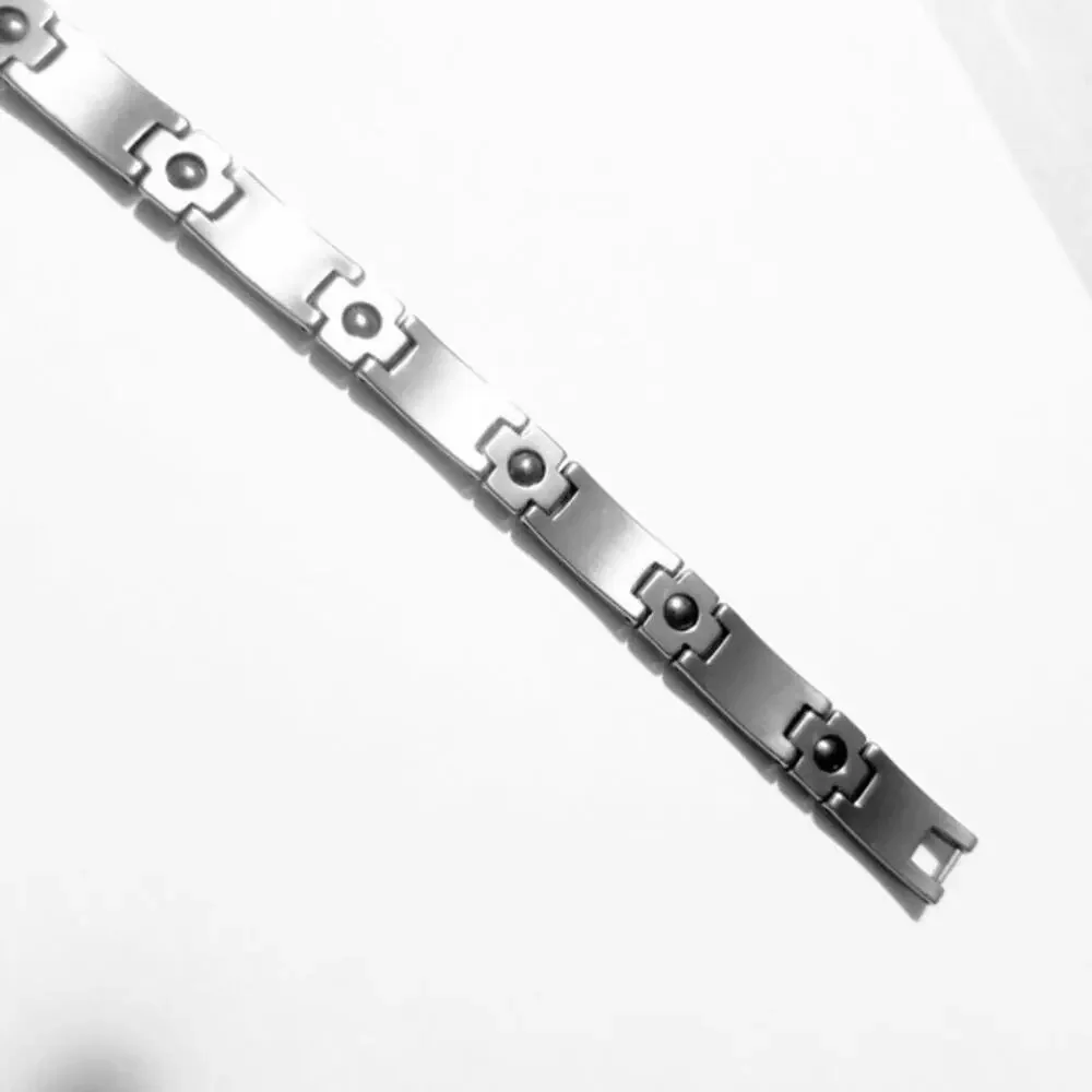 NEW Tungsten‎ carbide bracelet with red inlay